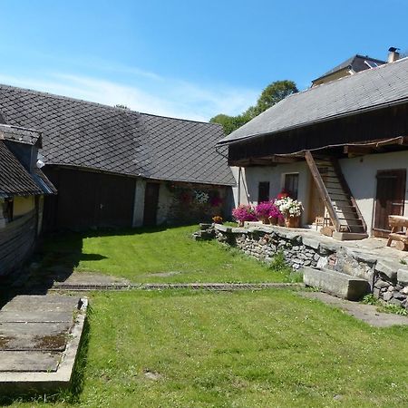 Bizoni Dvur Hotel Retenice Екстериор снимка
