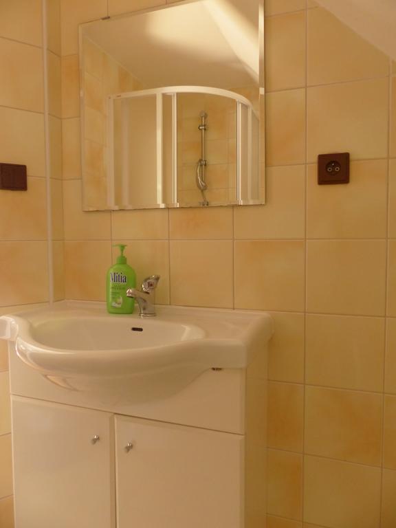 Bizoni Dvur Hotel Retenice Екстериор снимка